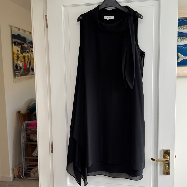 Beautiful Reiss multi-layer chiffon black cocktail dress size 12