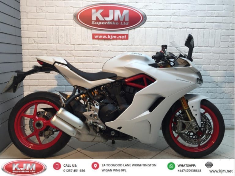 DUCATI SUPERSPORT S - 2017/67 - JUST 5356 MILES FINISHED IN WHITE