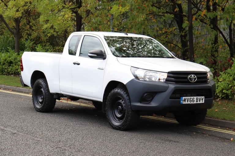 TOYOTA HILUX D4D KING CAB 4X4 PICKUP TRUCK (2017)