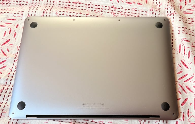 MacBook Pro 13" Space Grey (A2338, M2) – 8GB RAM, 512GB SSD, Excellent Condition