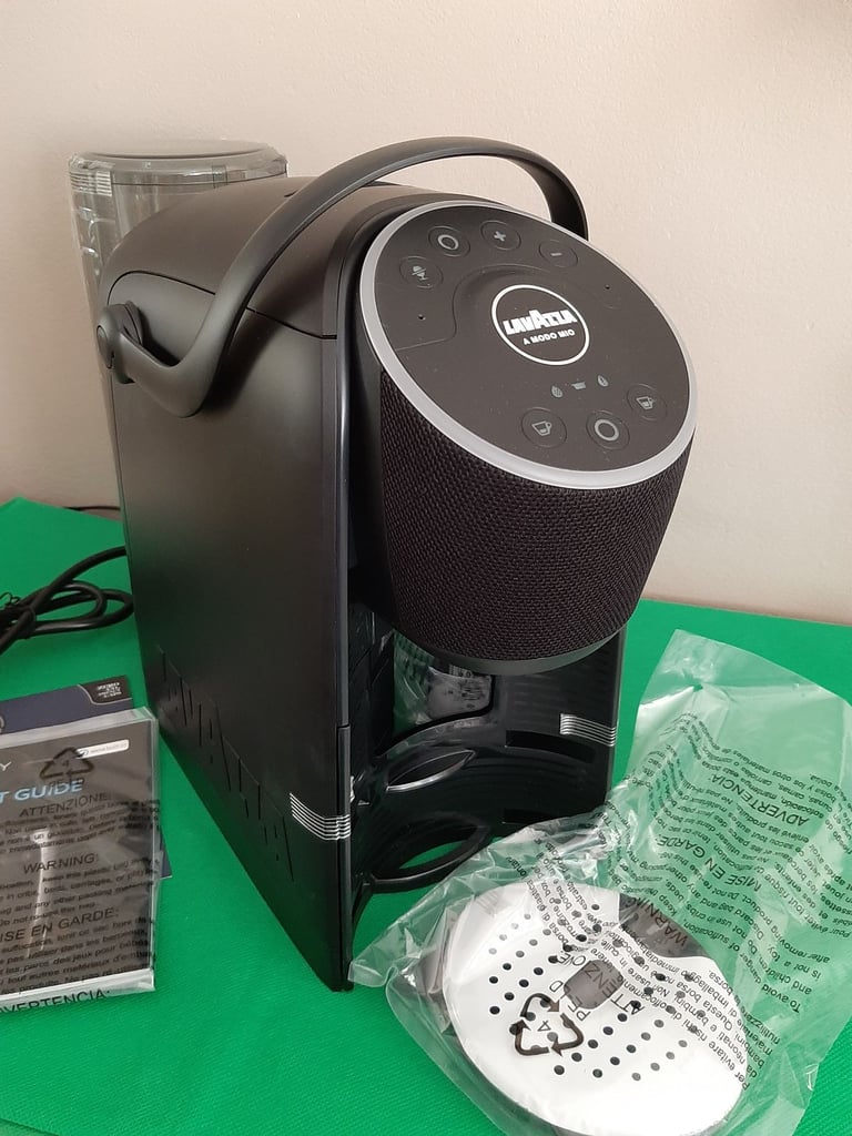 Lavazza Black Voicy Coffee Pod Machine