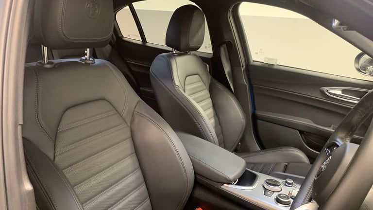 2025 Alfa Romeo Giulia 2.0T Sprint Saloon 4dr Petrol Auto Euro 6 (s/s) (280 ps) Saloon Petrol Aut...