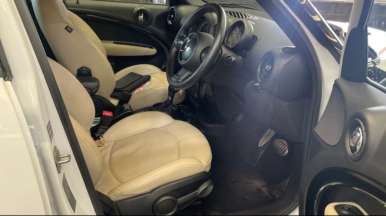 2015 MINI Countryman 1.6 Cooper S ALL4 5dr Automatic **ONE OWNER*ONLY 37000 MILES FROM NEW** HATC...