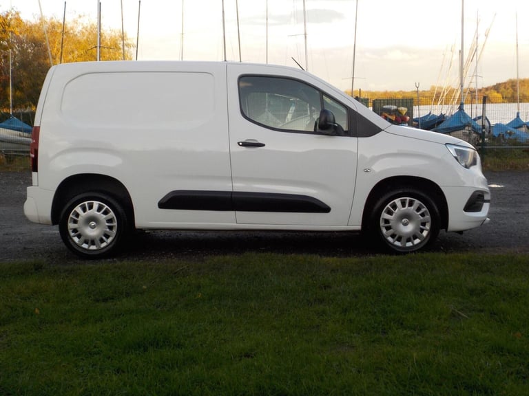 2020 Vauxhall Combo 1.6 Turbo D 2300 Sportive L1 H1 Euro 6 (s/s) 4dr PANEL VAN Diesel Manual