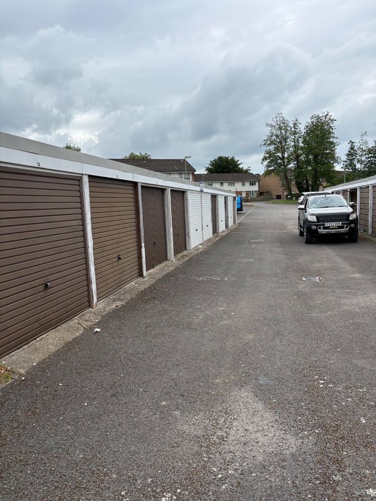 Garage to rent