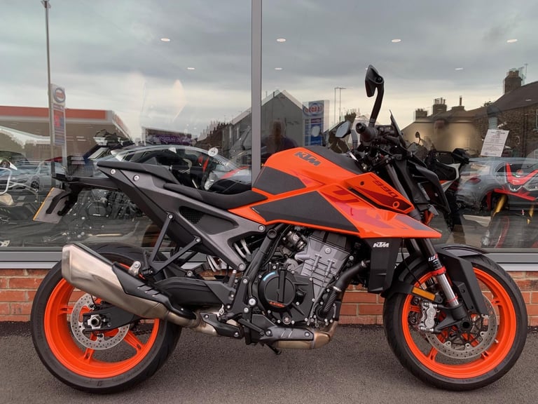 KTM 990 DUKE - TECH PACK - KTM WARRANTY 09/5/2029