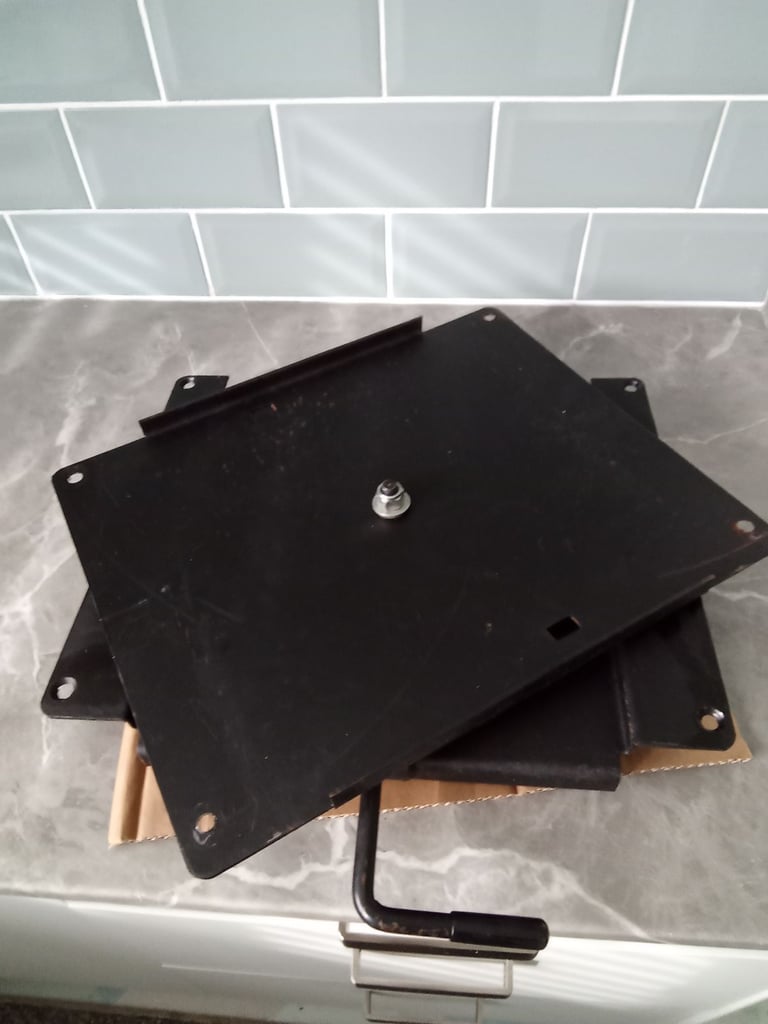 Single seat turntable 