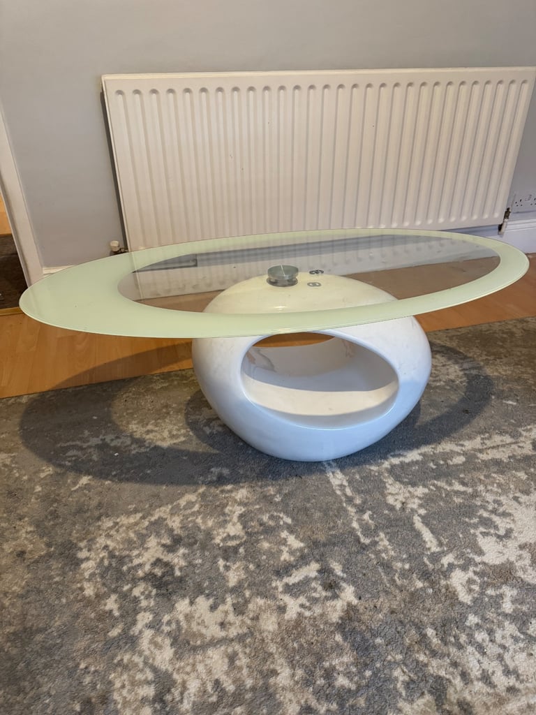 image for FREE Coffee Table