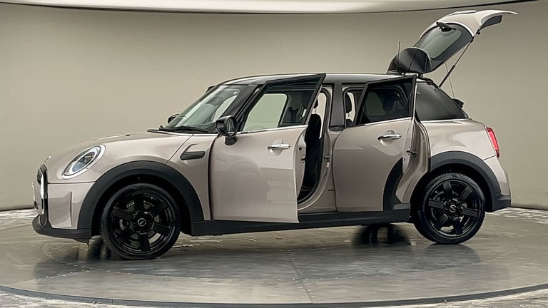 2024 MINI Hatch 5-Door Hatch Cooper Classic Hatchback Petrol Automatic