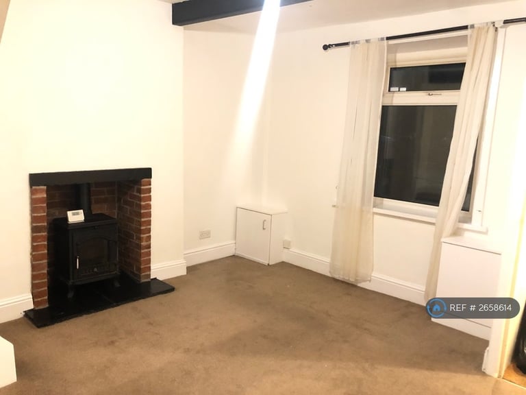 2 bedroom house in Whitfield Cross, Glossop, SK13 (2 bed) (#2658614)