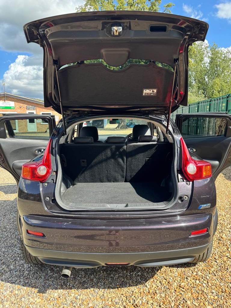 Nissan, JUKE, Hatchback, 2012, 1 OWNER LEATHER SAT-NAV  FSH Manual, 1461 (cc), 5 doors