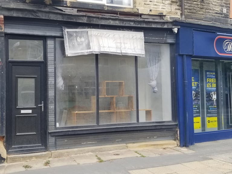 Busy High street Shop and flat to let
