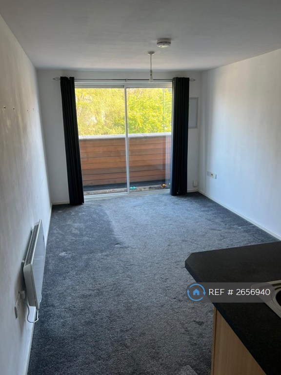 2 bedroom flat in Teesdale Court, Nottingham, NG5 (2 bed) (#2656940)