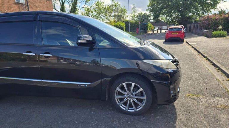 Hybrid electric Toyota estima 7 seater