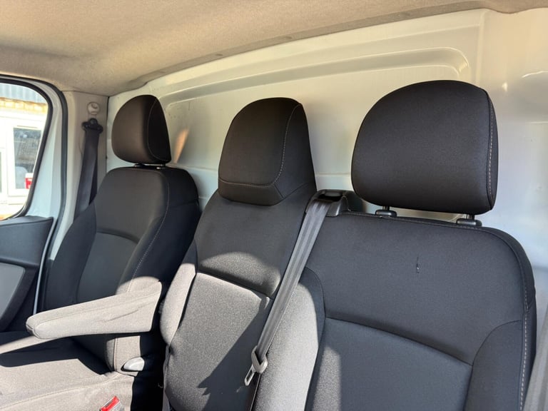 2019 Renault Trafic 1.6 dCi 27 Business+ SWB Standard Roof Euro 6 5dr Diesel