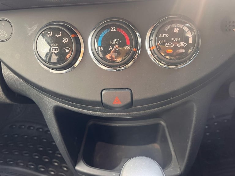 2010 Nissan Note 1.6 16V Tekna Auto Euro 4 5dr MPV Petrol Automatic