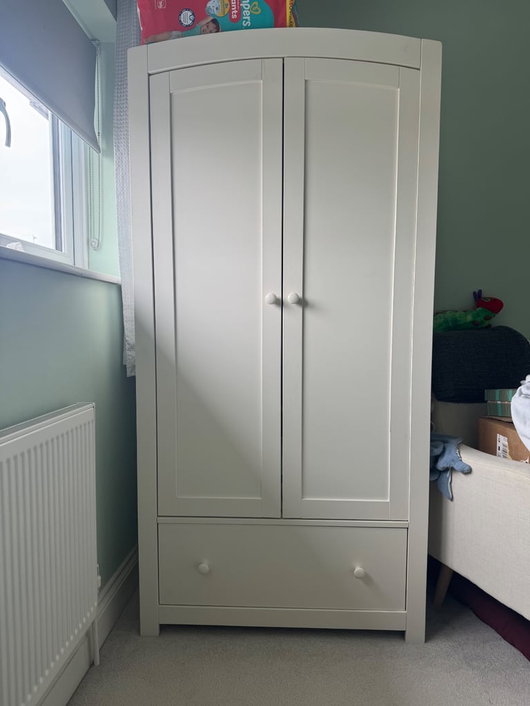 Mamas & Papas Mia Wardrobe & Chest of Drawers
