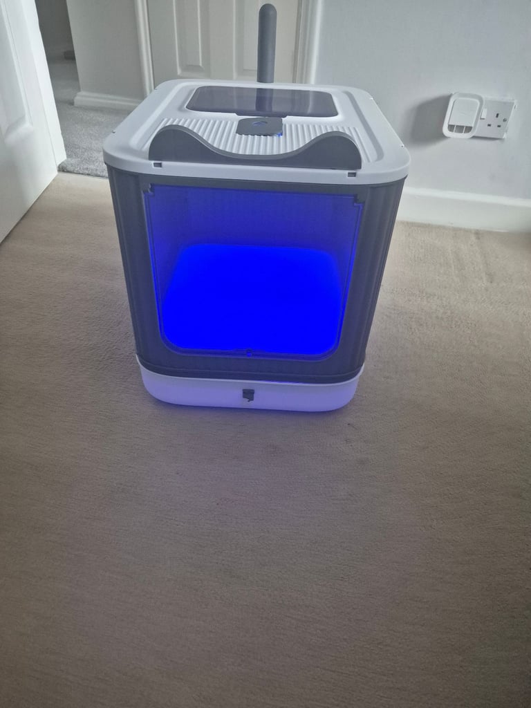 Cat litter box x2
