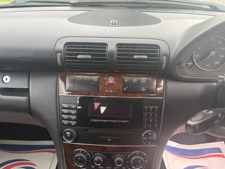 2004 Mercedes-Benz C-Class C200K Elegance SE 4dr Auto SALOON Petrol Automatic