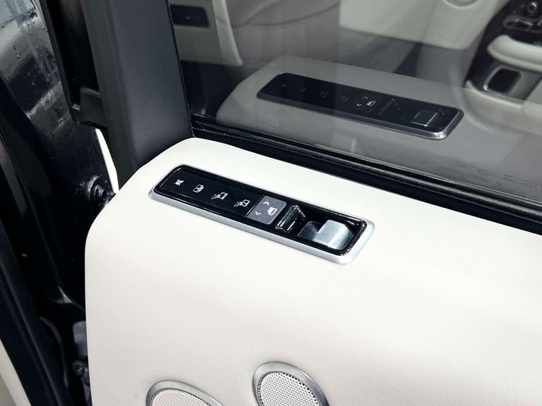 2021 Land Rover Range Rover 2.0 Range Rover Westminster Black P400e Auto 4WD 5dr SUV Hybrid Autom...