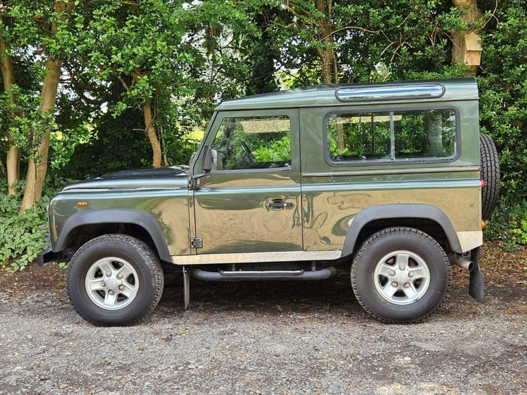 LAND ROVER DEFENDER 2.4 TDCi