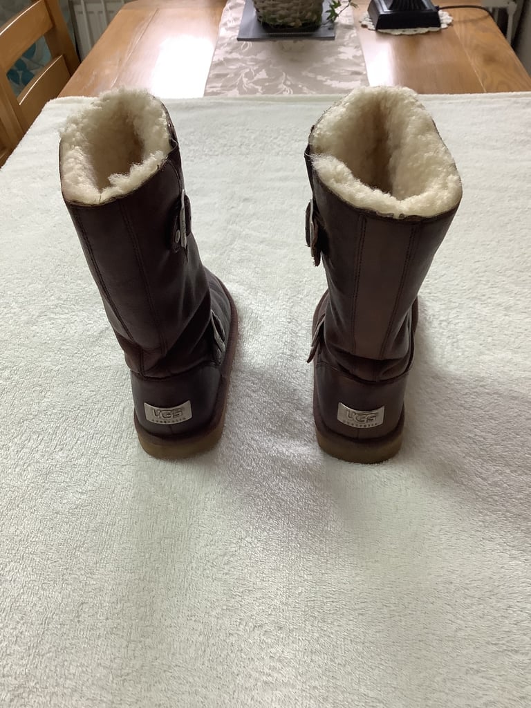 Ladies Leather Ugg Boots
