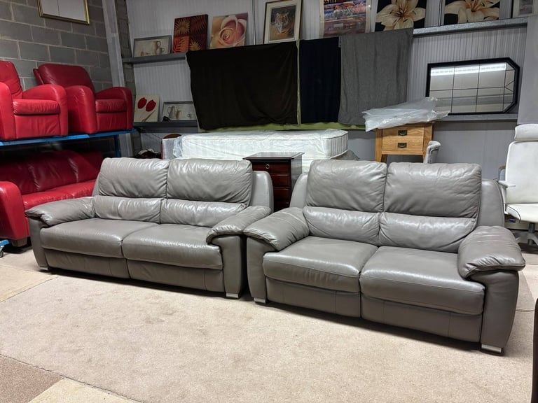 ELECTRIC RECLINER Grey Leather 2 and 3 Seater Sofas excellent condition 