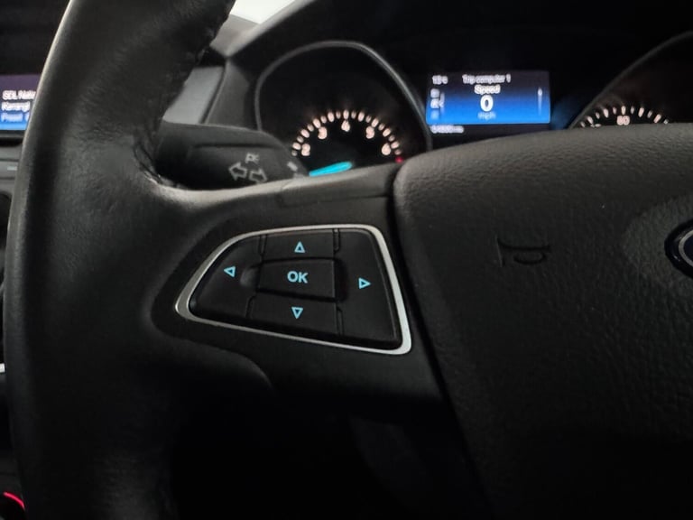 2015 Ford Focus 1.0 EcoBoost 125 Zetec 5dr HATCHBACK PETROL Manual