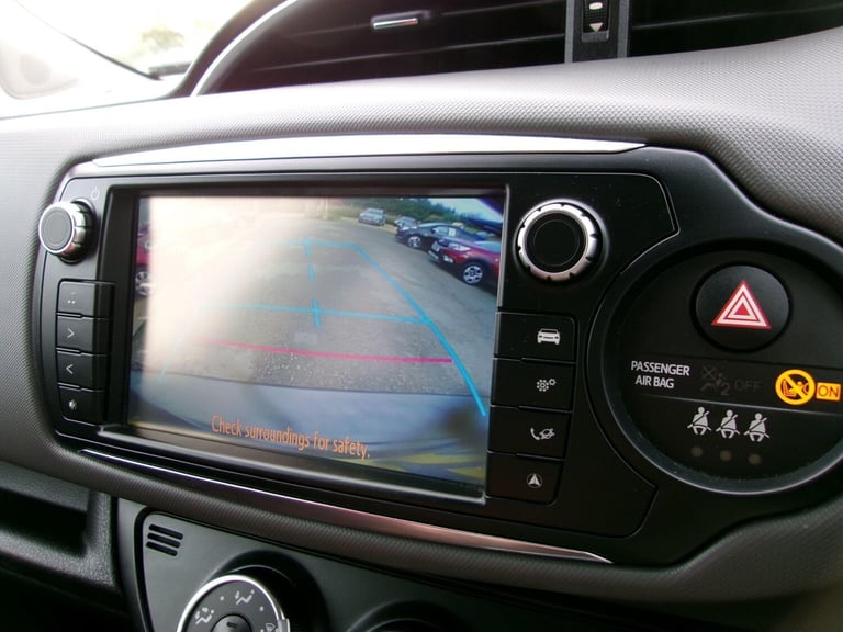 2015 Toyota Yaris 1.33 VVT-i Sport 5dr HATCHBACK PETROL Manual