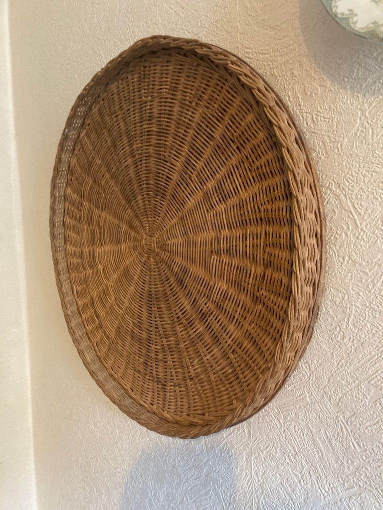 Vintage rustic wicker tray/ wall feature - reasonable offers accepted