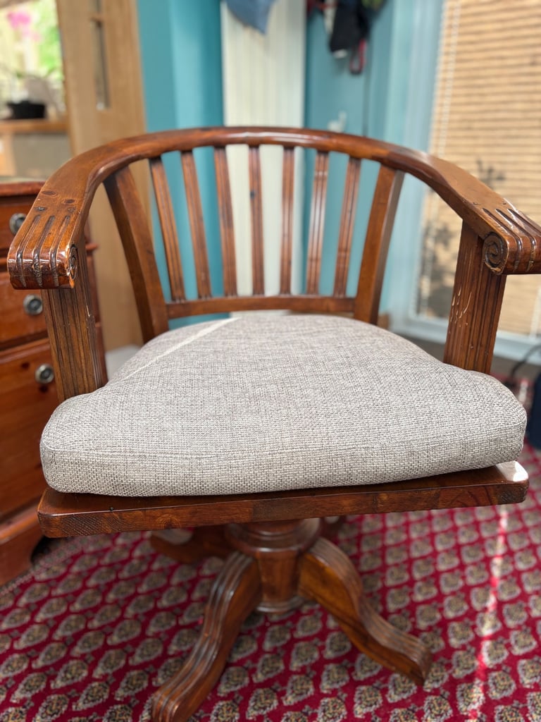 Desk and swivel chair