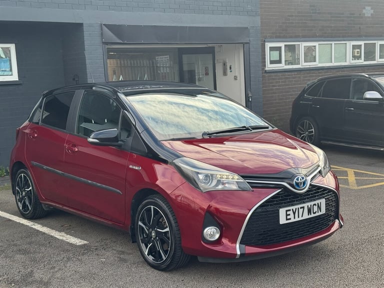 image for 2017 Toyota Yaris 1.5 VVT-h Design Hatchback 5dr Petrol Hybrid E-CVT Euro 6 (101 ps) Hatchback Pe...