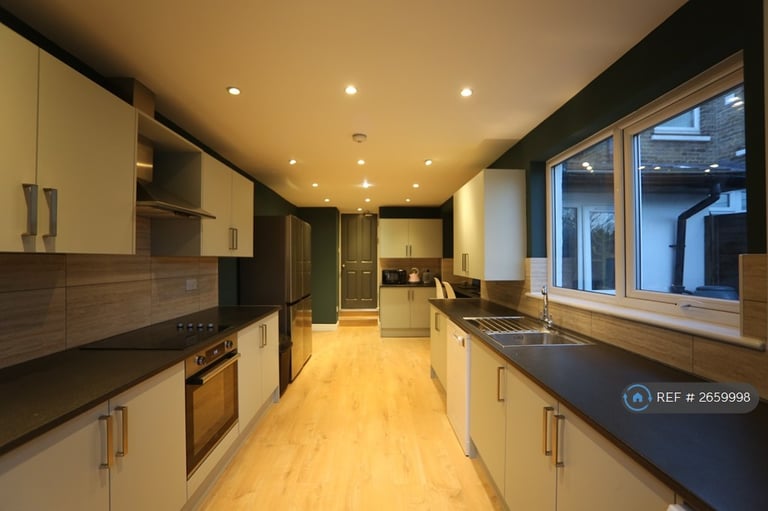 1 bedroom in Kent Road, Gravesend, DA11 (#2659998)