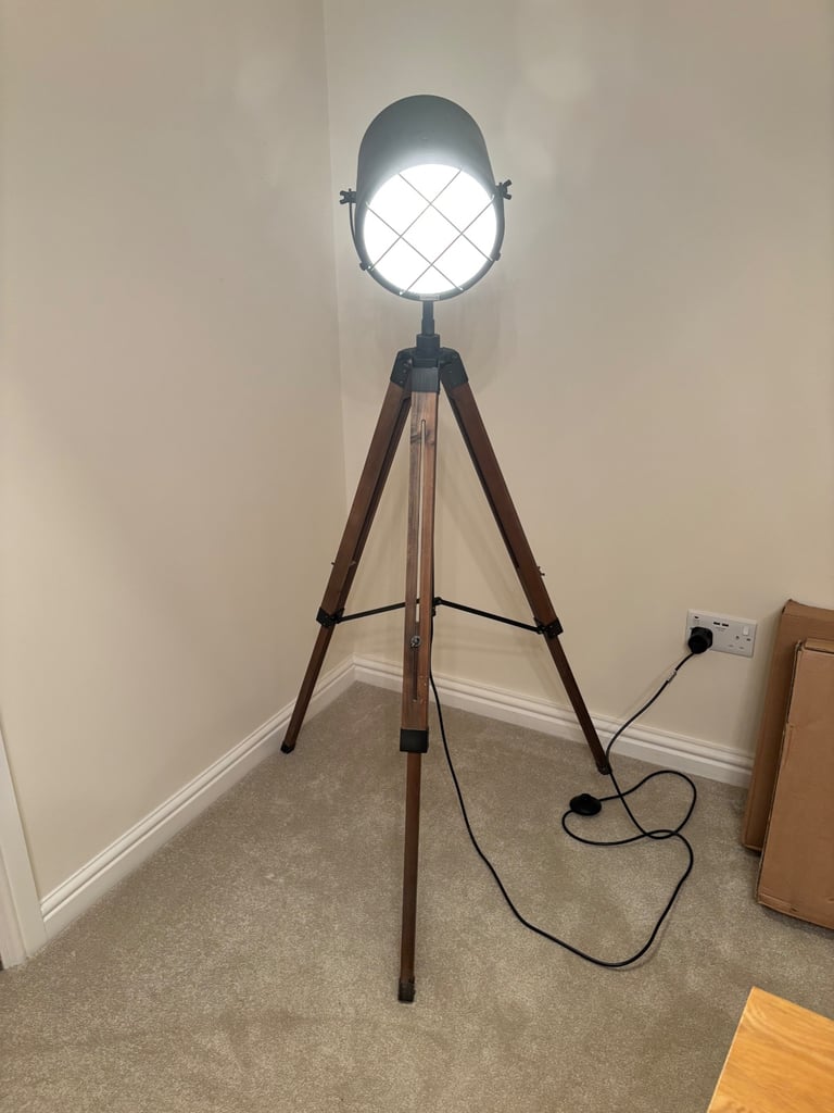Tripod Industrial lamp