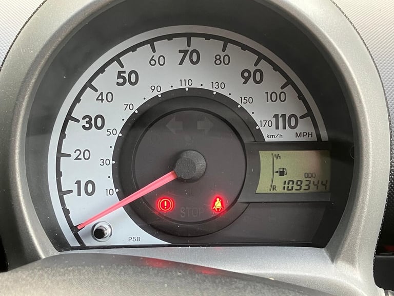 2010 Toyota AYGO 1.0 VVT-i Black 5dr HATCHBACK Petrol Manual