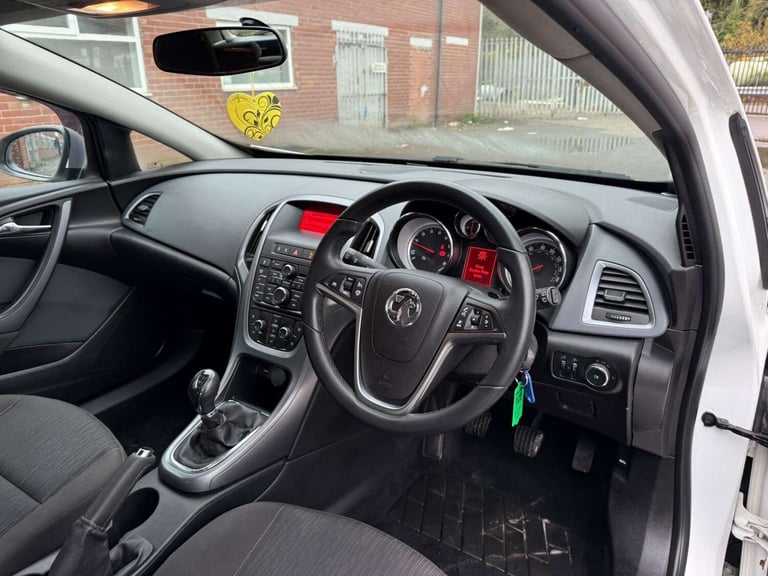 2014 Vauxhall Astra 1.4 Astra GTC Sport S/S 3dr Coupe Petrol Manual