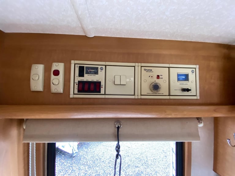 FIAT DUCATO AUTO-TRAIL TRACKER - 02/52 - 53k MILES - 2 BERTH - END KITCHEN - VGC