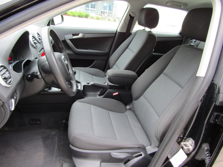 LEFT HAND DRIVE 2010 AUDI A3 1.6SPORTBACK JUBILEE MODEL ESTATE 5DR PETROL MANUAL