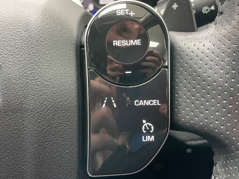 2019 Land Rover Range Rover Velar 2.0 D180 SE SUV 5dr Diesel Auto 4WD Euro 6 (s/s) (180 ps) ESTAT...