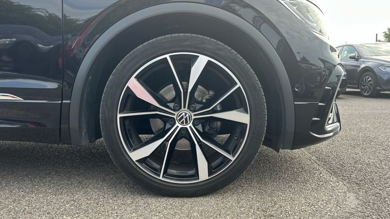 2021 Volkswagen Tiguan 2.0 TDI 4Motion R-Line 5dr DSG ESTATE DIESEL Automatic