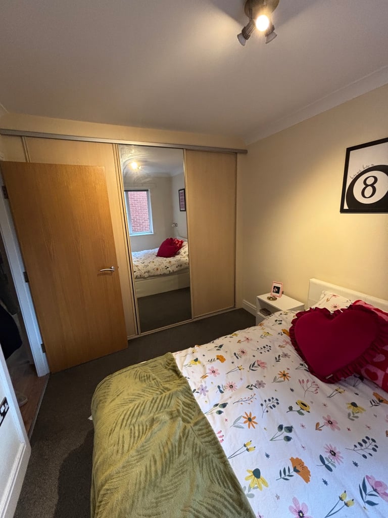 Modern one bed unfurnished flat