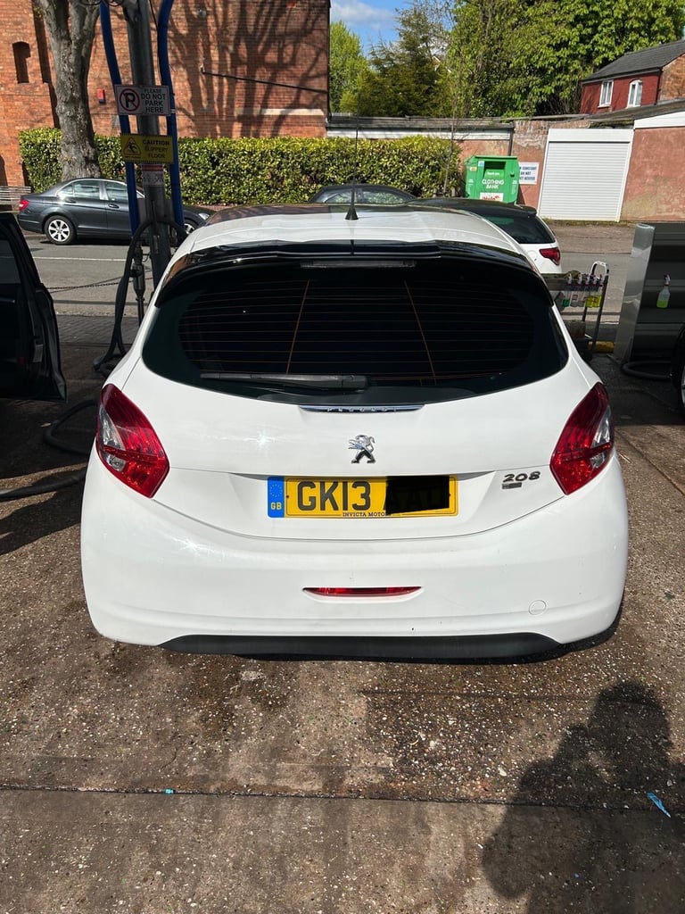 Peugeot, 208, Hatchback, 2013, Semi-Auto, 1398 (cc), 5 doors