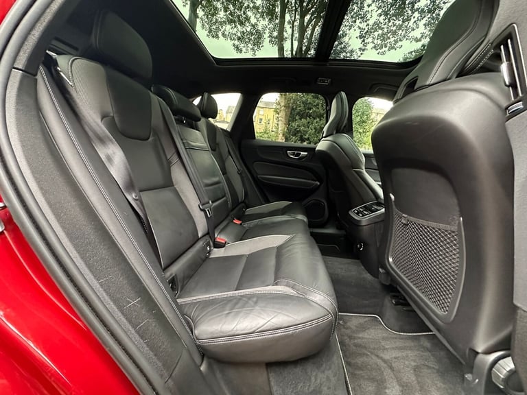 2019 Volvo XC60 2.0 B4D R DESIGN 5dr AWD Geartronic ESTATE Diesel Automatic