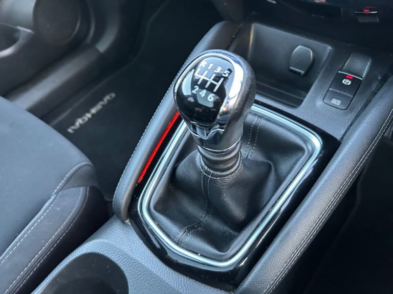 2019 Nissan Qashqai 1.3 DiG-T N-Connecta 5dr HATCHBACK PETROL Manual