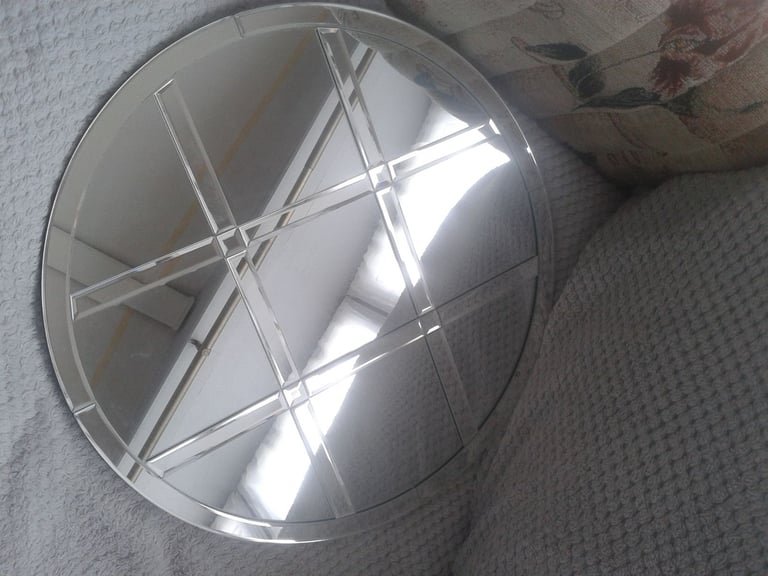 LIKE NEW UNUSUAL LARGE ROUND MIRROR