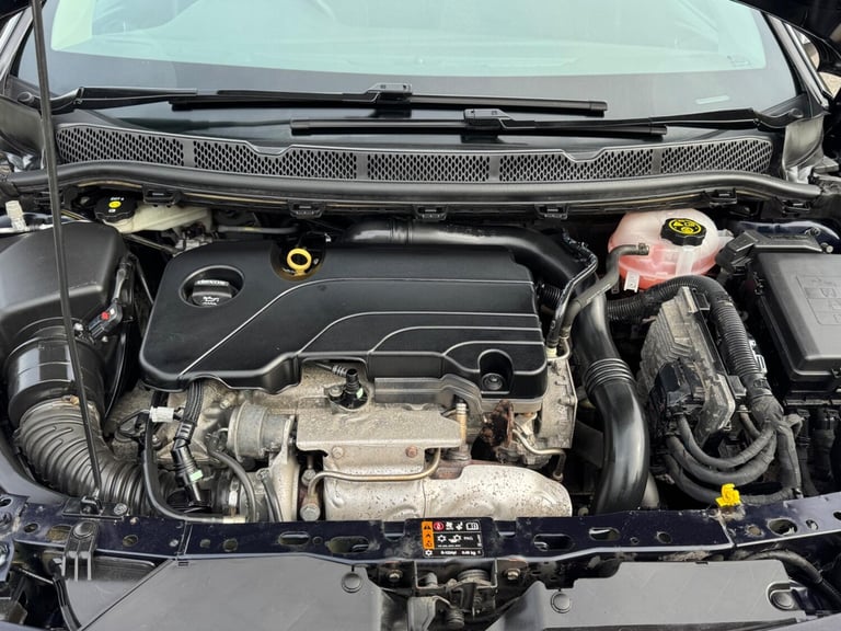 2018 Vauxhall Astra 1.4i Turbo SRi Euro 6 5dr HATCHBACK Petrol Manual