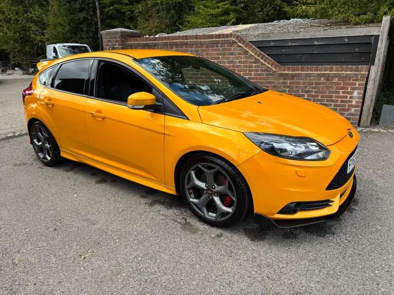 2013 Ford Focus 2.0T ST-3 5dr HATCHBACK Petrol Manual