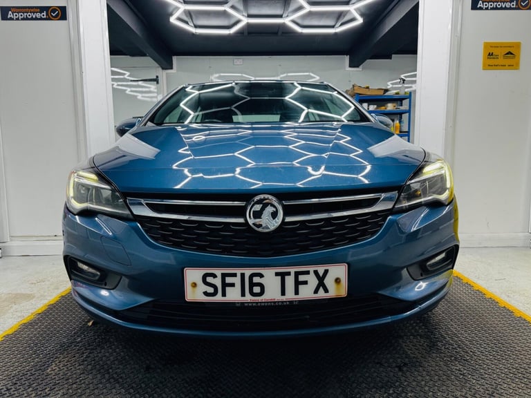 2016 Vauxhall Astra 1.6 CDTi BlueInjection SRi Nav Euro 6 (s/s) 5dr HATCHBACK Diesel Manual