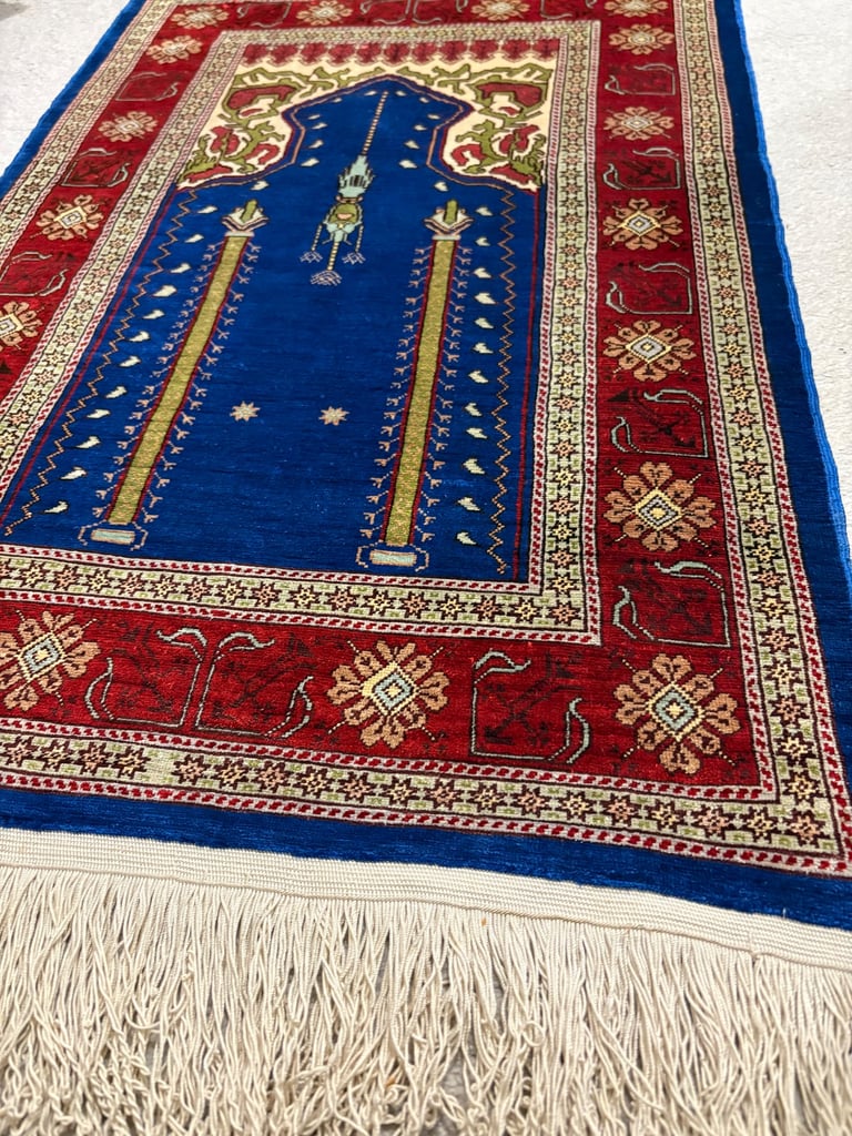 Vintage hand made Turkish hereke pure silk rug.78 cm x 50 cm .