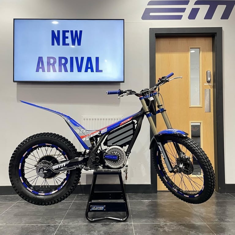 2023 EM EPURE RACE ** EXCELLENT CONDITION** EX-DEMO USED ELECTRIC TRIAL